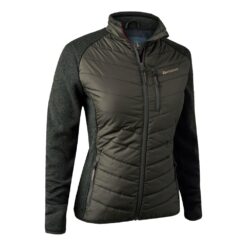 Die Deerhunter Steppjacke Lady Caroline in der Farbe Grün mit wattierter Vorder- und Rückseite sowie gestrickten Ärmeln. 2 Einschub- und 1 Brusttasche. Bild auf weißem Hintergrund.