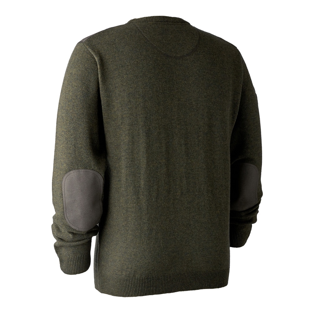 Der Deerhunter Herren Pullover Sheffield verfügt über einen Rundhaulsausschnitt, gerippte Bündchen an Ärmeln und Sam sowie Wildleder-Patches an Ellenbogen und Schultern. Bild auf weißem Hintergrund.