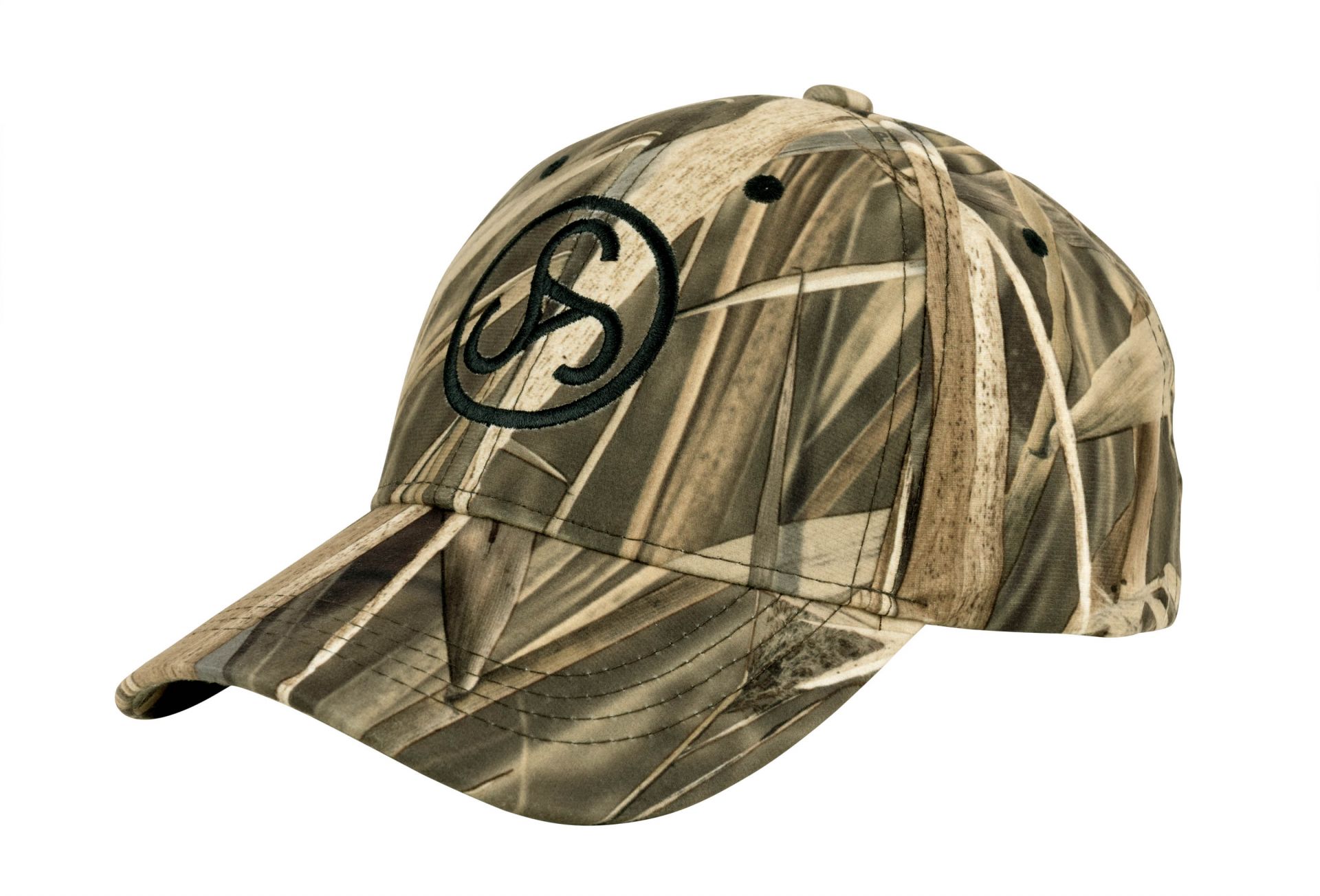 Eine Sauer Cap mit Camo-Schilf-Muster, verstellbarem Riemen hinten, seitlicher Schlaufe und Sauer Logo. Bild auf weißem Hintergrund.