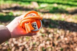 eine Bergehilfe zum Umhängen die man auch als leine für den Hund nutzen kann. in Orange aus Nylon