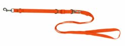 eine Orangene Umhänge aus PVC, insgesamt 2,5m lang