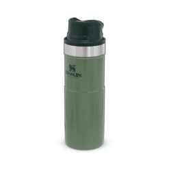 Der Stanley Adventure Vacuum Becher hält 7 Stunden warm und 10 Stunden kalt. Hat ein Fassungsvermögen von ca. 500ml