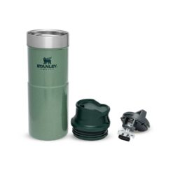grüner isolierter Trinkbecher von Stanley. Verschiedene Farben erhältlich, Fassungsvermögen 0,35l, aus Edelstahl, spülmaschinenfest