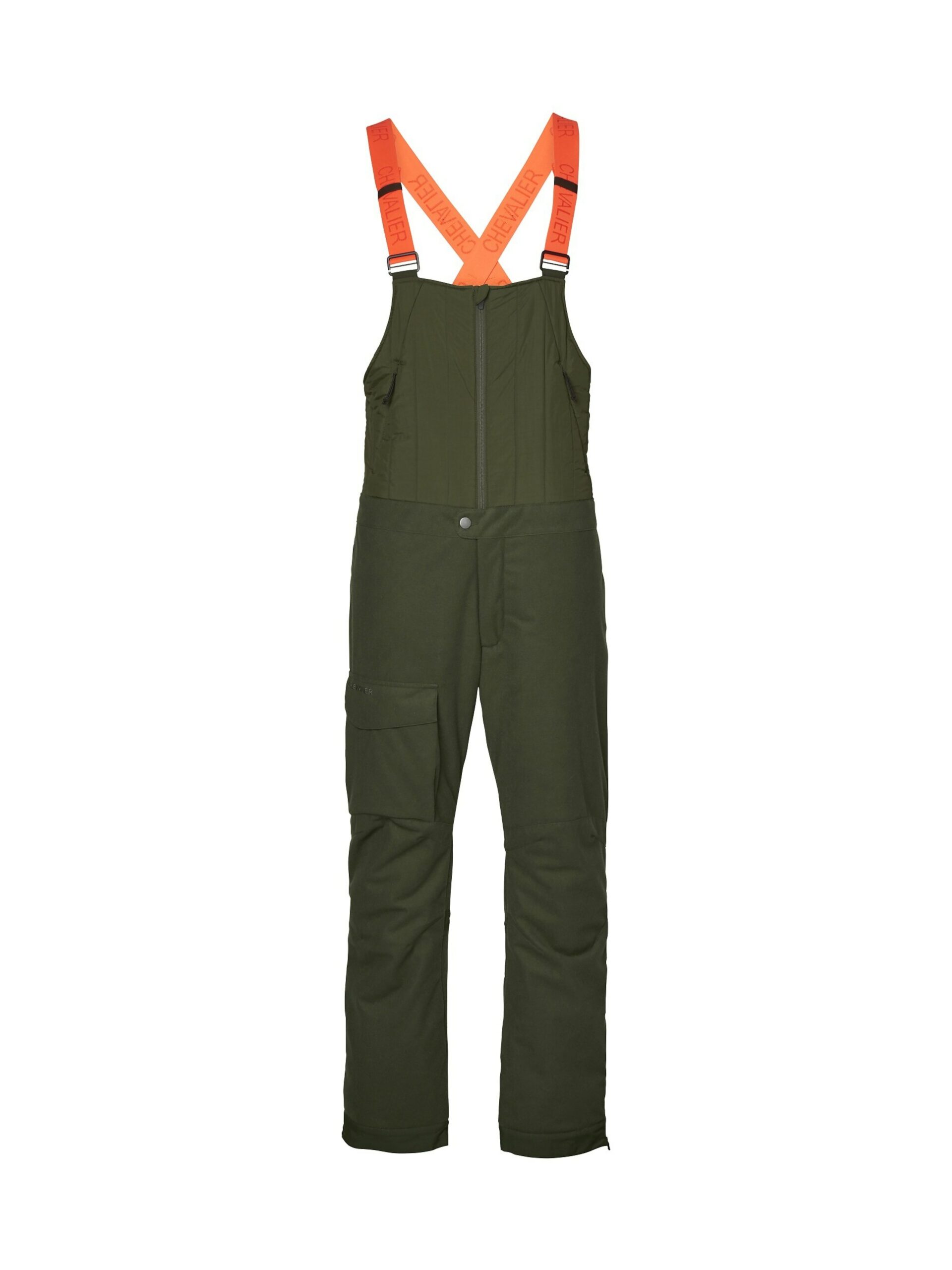 Die Chevalier Latzhose Forest Powerfill in Grün mit Trägern in Kontrast-Orange, vielen Taschen, verstellbaren Beinabschlüssen, vielen Reißverschlüssen. Bild auf weißem Hintergrund.