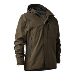 Die Deerhunter Herren Shelljacke Sarek in Grün mit Kapuze, 1 Brusttasche, 2 Vordertaschen, verstellbarem Saum und Bündchen. Bild auf weißem Hintergrund.