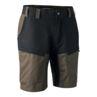 deerhunter-herren-shorts-strike-leaf Die Deerhunter Herren Shorts Strike in Fallen Leaf mit schwarzen Elementen im Schritt. 5 Taschen, Gürtelschlaufen. Bild auf weißem Hintergrund.