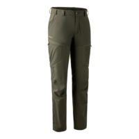 deerhunter-herrenhose-strike-extreme Die Deerhunter Herrenhose Strike Extreme in Grün mit vielen Taschen, vorgeformten Knien und verstellbaren Knöcheln. Bild auf weißem Hintergrund.