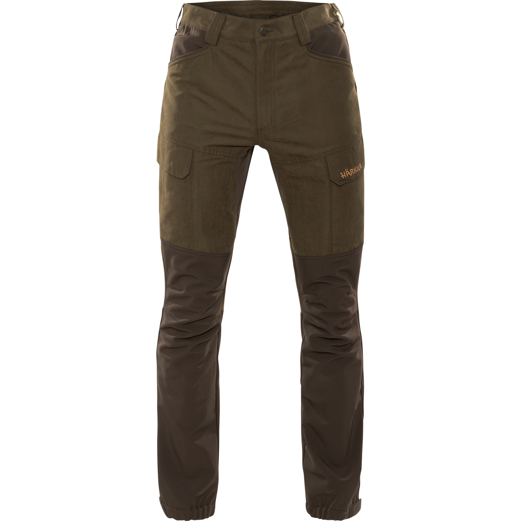 Die Härkila Herren Jagdhose Scandinavian in Grün/Braun mit vielen Taschen, verstärkten Knien und Unterschenkeln, Belüftungsreißverschlüssen. Bild auf weißem Hintergrund.