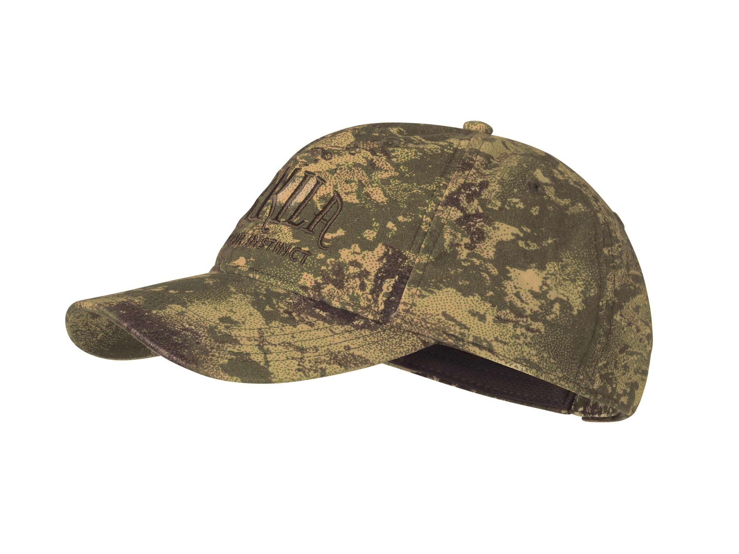 Die Härkila Modi Kappe in der Farbe mit AXIS MSP® Tarnmuster und Logo-Stickerei auf der Front. Verstellbarer Riemen und formbeständiger Schirm. Bild auf weißem Hintergrund.